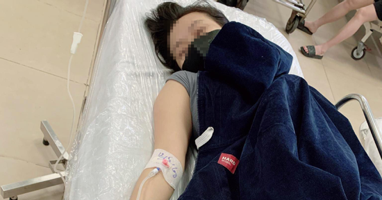 Cô gái 27 tuổi tưởng mình 'chết đi sống lại' sau cơn đột quỵ