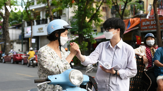 Tuyển sinh lớp 10 Hà Nội: Phụ huynh loay hoay chọn trường tư 