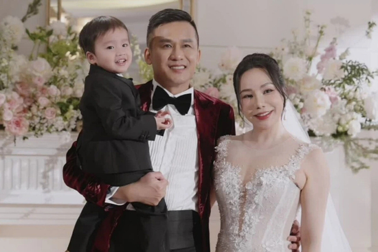 Hồ Quỳnh Hương công khai diện mạo quý tử 2 tuổi