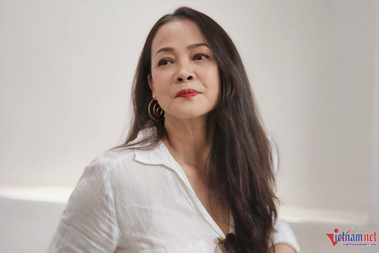 Lý do ca sĩ Hồng Hạnh ly hôn chồng doanh nhân hơn 18 tuổi