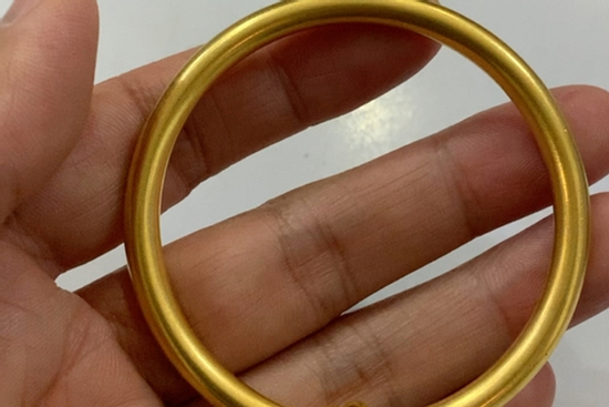Chi 80 triệu mua vòng vàng, đến lúc cần bán mới phát hiện là vàng giả: Cửa tiệm thẳng thừng tuyên bố “Chúng tôi không chịu trách nhiệm”