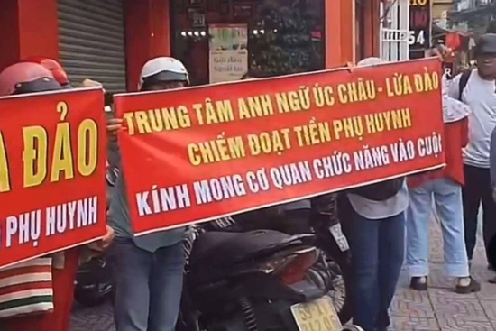 Trung tâm Anh ngữ có giám đốc biến mất 'ôm' hàng tỷ đồng của phụ huynh