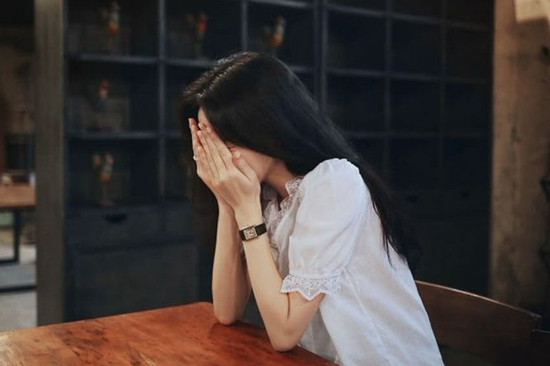Nỗi oán giận khôn nguôi của đứa trẻ bị mẹ bỏ rơi từ năm 10 tuổi