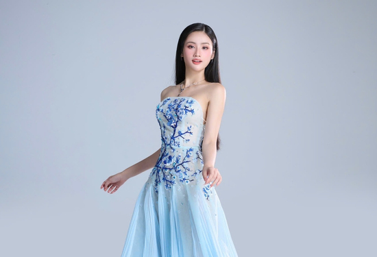Tự tin đọ sắc tại Miss World 2025, Ý Nhi vẫn gây tranh cãi ở điểm này
