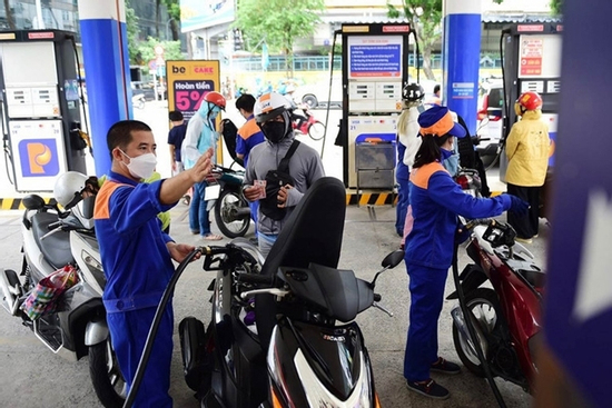 Giá xăng dầu hôm nay 19/5: Khởi đầu tuần mới trong sắc xanh