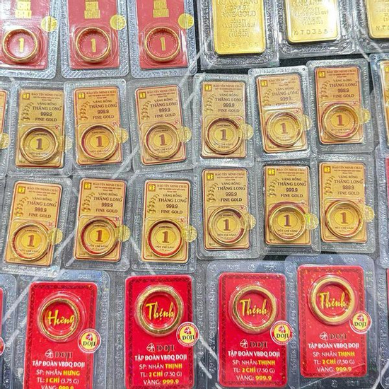 Bán 20 chỉ lúc 89 triệu đồng/lượng, người đàn ông ở Hà Nội ước vàng giảm về 90 triệu để mua lại