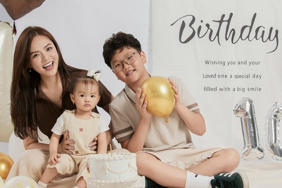 Biểu cảm hài hước của bé Thị Tằm nhà Thu Quỳnh khi chính thức 'có tuổi'