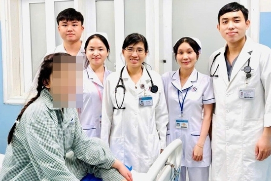 Cô gái 28 tuổi sốc phản vệ nguy kịch trong lúc phẫu thuật thẩm mỹ nâng mũi ở TP.HCM