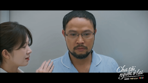 'Cha tôi người ở lại' tập 41: Ông Bình đau đớn bỏ đi khi biết chuyện đau lòng