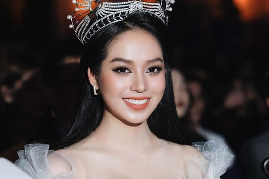 Thanh Thủy đứng thứ 6 Vẻ đẹp vượt thời gian