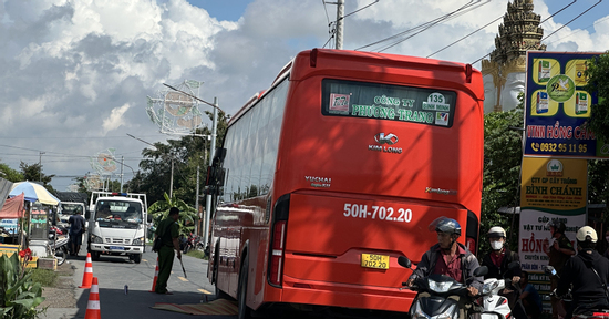 Va chạm với xe khách Phương Trang, cô gái tử vong thương tâm