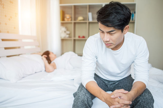 Gặp bạn cũ trong buổi họp lớp, người đàn ông vội về xét nghiệm ADN con 8 tuổi