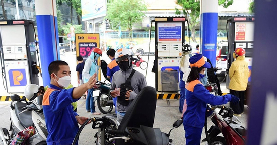 Giá xăng quay đầu đi xuống, RON 95 còn hơn 19.500 đồng/lít