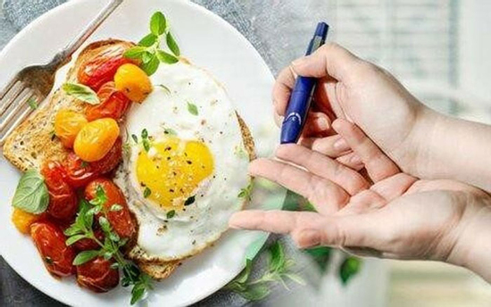 Không phải tin đồn! Nghiên cứu y học phát hiện: Ăn sáng sớm hơn 1 giờ, nguy cơ tiểu đường giảm 59%