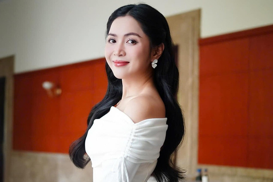 Ca sĩ 'tỷ view' Duyên Quỳnh: Tin đồn tình cảm giữa tôi và Nguyễn Văn Chung không đúng