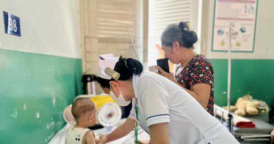 Tay chân miệng ở TP.HCM tăng nhanh, cảnh báo nguy cơ thành dịch