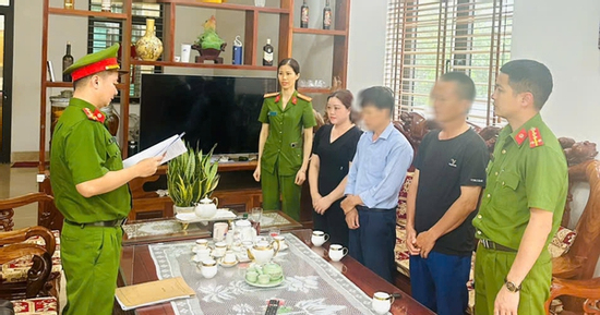 Khởi tố nữ chủ xưởng sản xuất hàng loạt đồ ăn vặt 