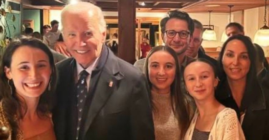 Ông Biden tái xuất trước công chúng sau khi được chẩn đoán mắc ung thư