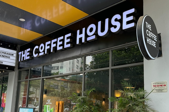 Thực hư việc The Coffee House bịt kín ổ cắm điện, 'đuổi khéo khách'