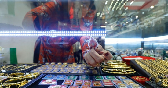 Giá vàng trong nước neo cao