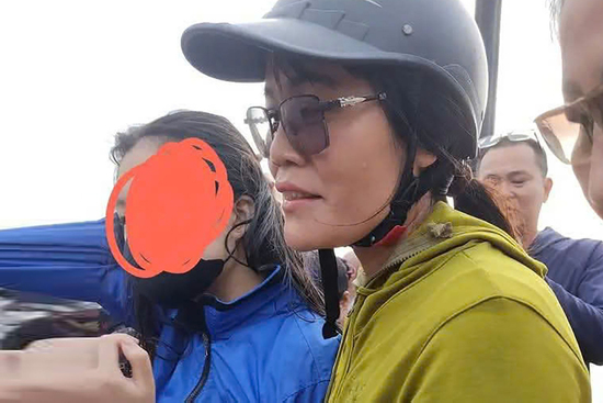 Khen thưởng cô giáo ở Nam Định lao mình xuống sông cứu nữ sinh đuối nước