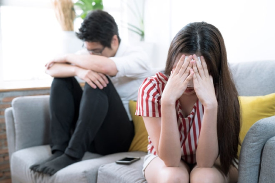 Phát hiện chồng đưa bồ nhí về nhà nhờ chiếc bàn chải thông minh