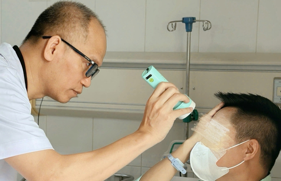 Sau mũi tiêm trẻ hóa, người đàn ông bất ngờ đau đớn dữ dội phải đi cấp cứu