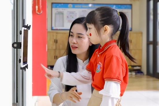 Hà Nội công bố đường dây nóng hỗ trợ tuyển sinh đầu cấp