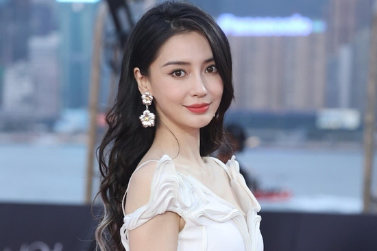 Angelababy bị mắng trên phố