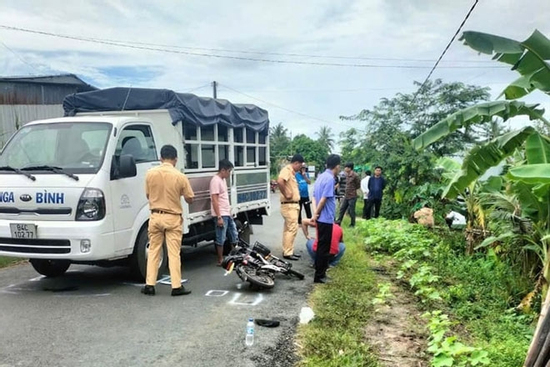 Cha bắn tài xế cán chết con mình: Khởi tố hình sự vụ TNGT khiến nữ sinh tử vong