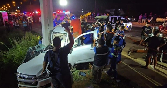 Đi ăn sinh nhật về, gia đình 5 người gặp nạn khiến 3 người tử vong, cứu hộ mở cửa thấy cảnh đau lòng