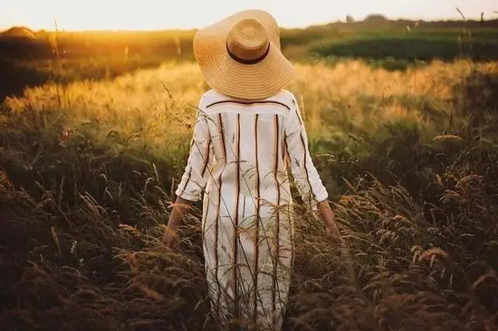 Nếu 1 người có thể “giả nghèo” ở 3 phương diện này, đó là người đặc biệt thông minh