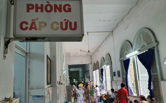 Uống nhầm bột thông cống, cháu bé 2 tuổi ở TP.HCM bỏng toàn bộ khoang miệng