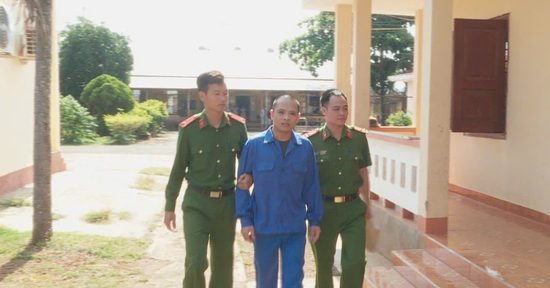 Buôn lậu thuốc nhúng làm chín sầu riêng, giao dịch gần 100 tỷ đồng