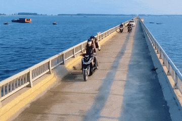 Cung đường vượt biển ở Ninh Bình ít người biết, cảnh hoàng hôn đẹp mê ly