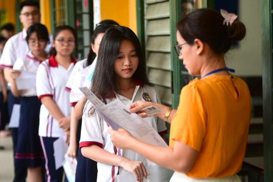 Thủ tướng yêu cầu rà soát đề thi tốt nghiệp THPT 2025, bảo đảm độ phân hóa