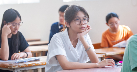 Gần 6.400 thí sinh đua giành suất vào lớp 10 của 2 trường chuyên hot ở Hà Nội