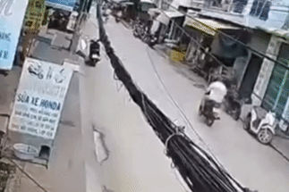 Clip vụ nổ kinh hoàng tại cửa hàng sửa xe ở Bạc Liêu, 1 người tử vong