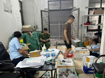 Kiểm tra 4 cơ sở kinh doanh mỹ phẩm ở Hà Nội, phát hiện 3.500 sản phẩm nhập lậu