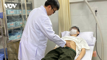 Chơi game thâu đêm, nam sinh 19 tuổi nguy kịch vì loét dạ dày biến chứng