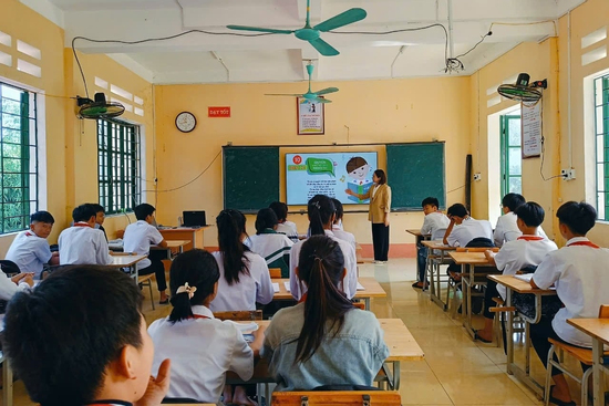 Hơn 900 giáo viên ở Lào Cai trượt khen thưởng vì chưa nộp quỹ từ thiện