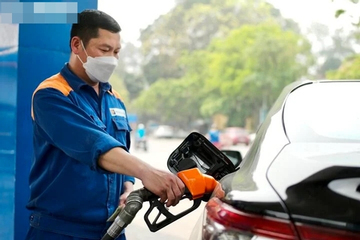Giá xăng RON95 tăng gần 300 đồng, sắp chạm 20.000 đồng/lít