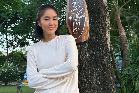Dòng trạng thái gây chú ý của Lê Phương giữa ồn ào gia đình cố diễn viên Quý Bình