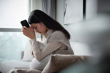 Vay tiền cho chồng đi nước ngoài lao động, sau 1 năm chồng biền biệt không gửi về 1 đồng