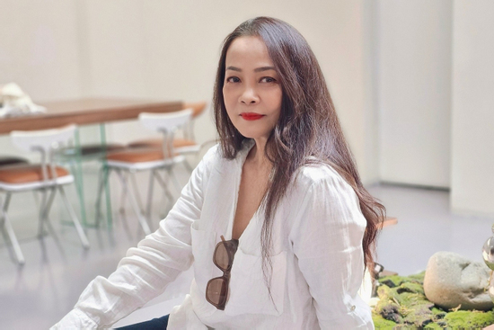 Ca sĩ Hồng Hạnh tuổi 61 vẫn trẻ đẹp, sở hữu nhà triệu đô