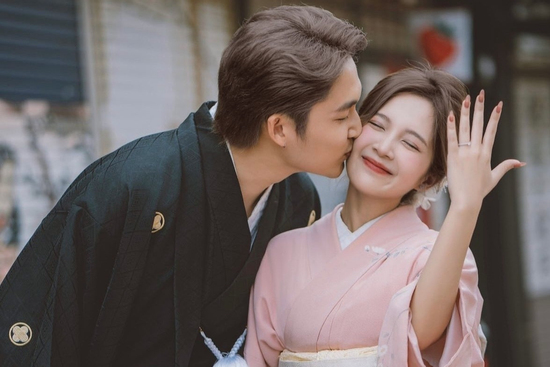 'Cặp đôi giờ vàng VTV' Đình Tú - Ngọc Huyền xác nhận yêu đương