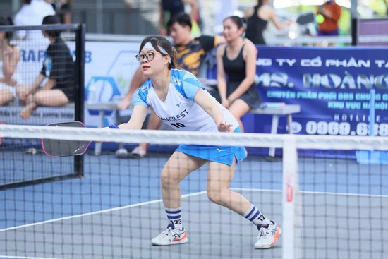 'Nghiện' pickleball, chơi như thế nào để không phải vào viện?
