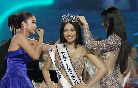 'Ngựa ô' Đỗ Cẩm Ly: Từ 27,3 điểm thi đại học đến Á hậu Hoa hậu Hoàn vũ Việt Nam