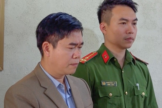 Bữa ăn bán trú bị cắt xén: Cựu hiệu trưởng lĩnh 3 năm 6 tháng tù