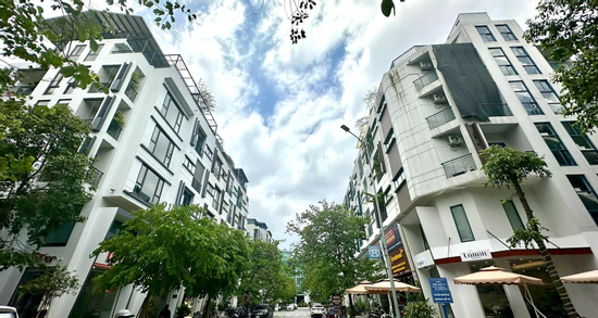 Cư dân khu đô thị ở Hà Nội ‘kêu trời’ phải mua điện giá cao gần 5.300 đồng/kWh